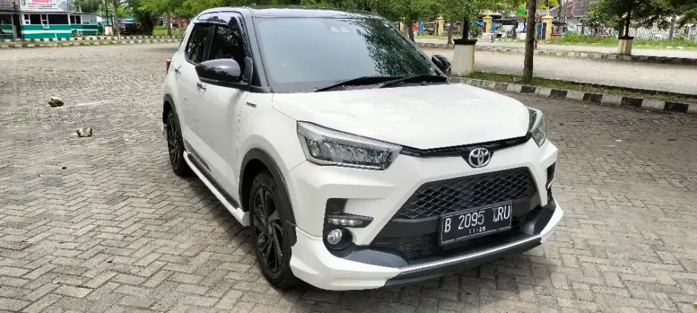 Toyota Raize GR Sport one TSS Two-tone Color putih 2021