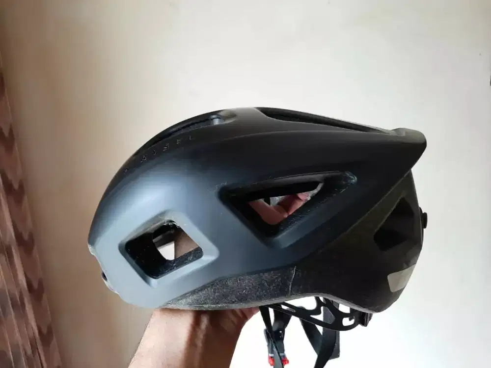 helm sepeda roadbike decathlon