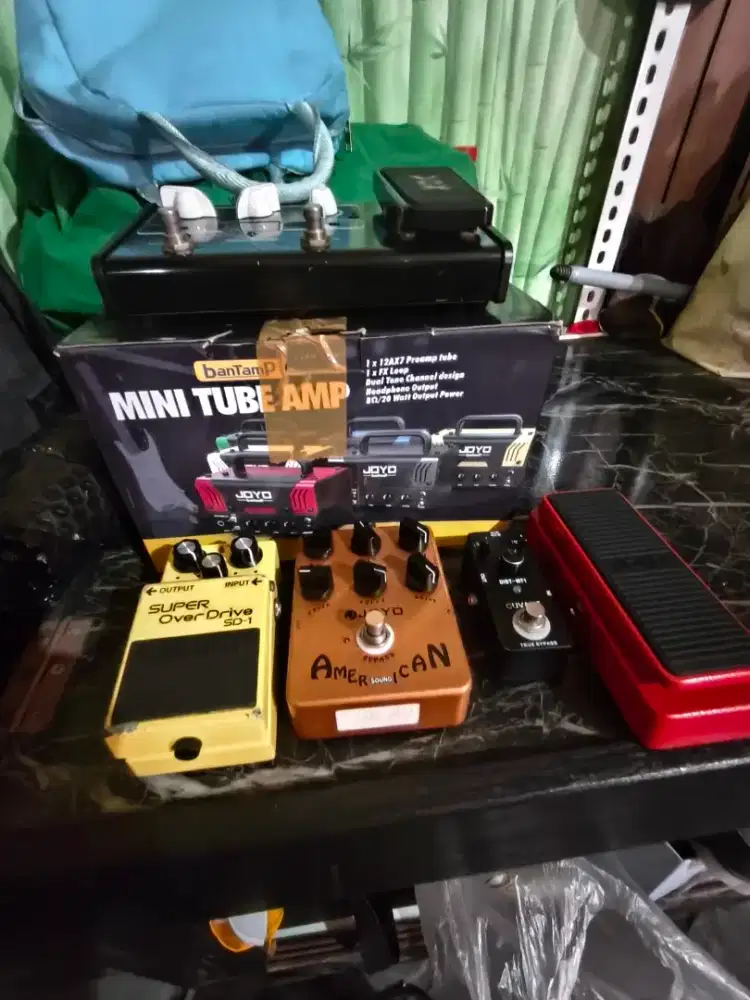 Bundle 6 unit efek gitar dan head amp.