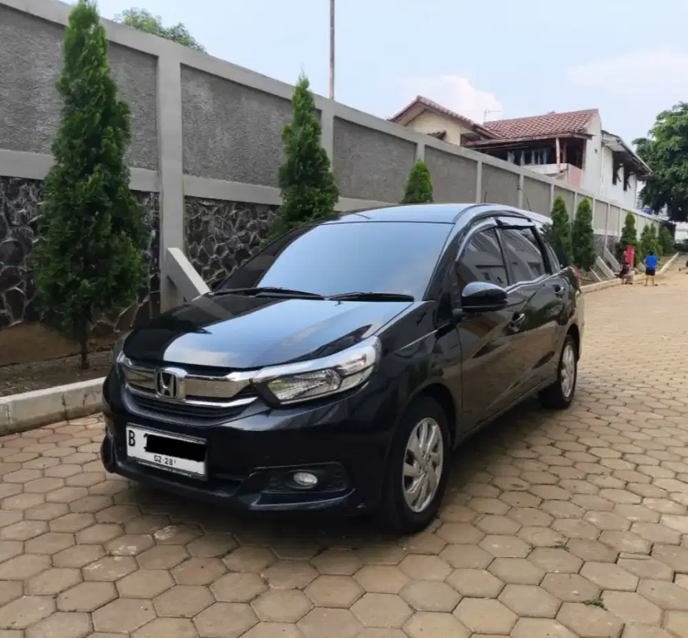 (Harga Cash) Mobilio E CVT NIK 2017 Hitam