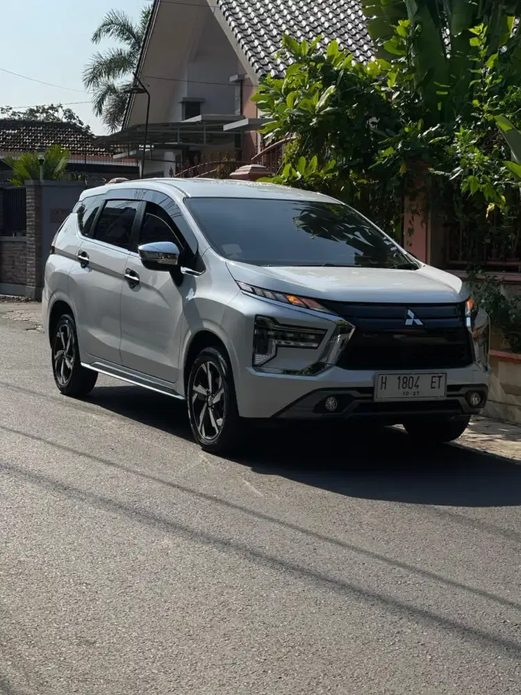 Xpander Ultimate 2022 km low