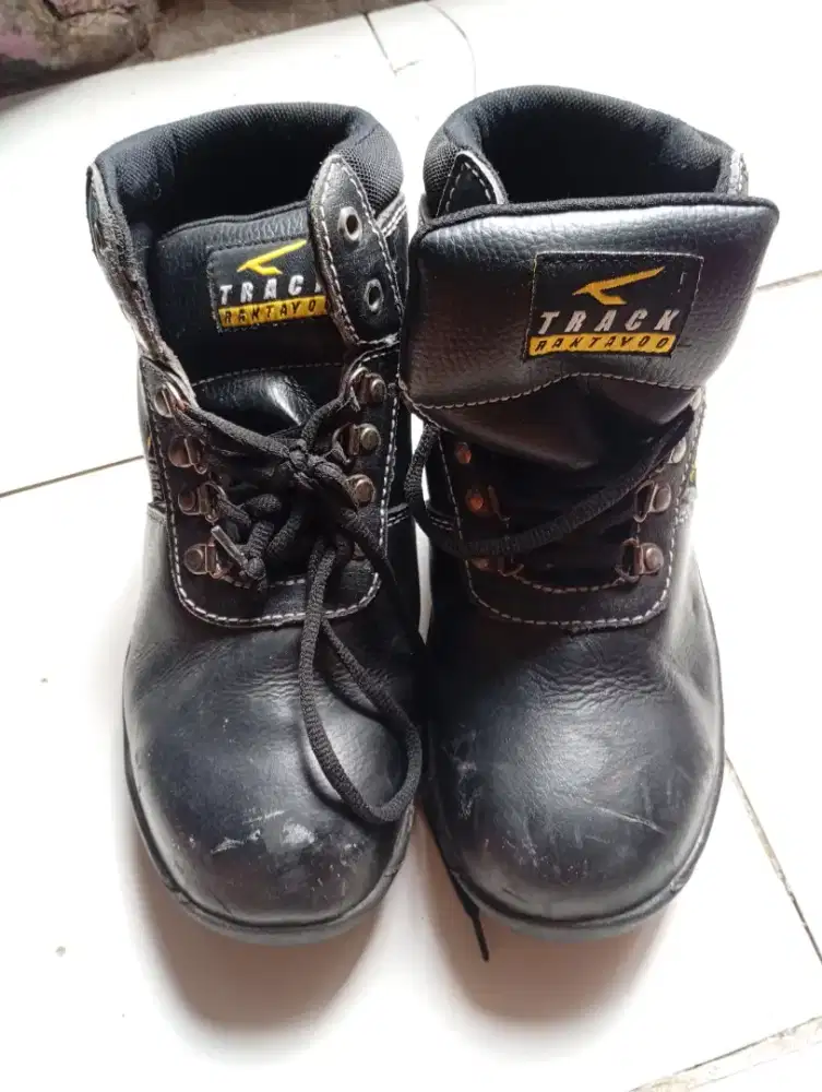 Jual aj sepatu sapety size 41