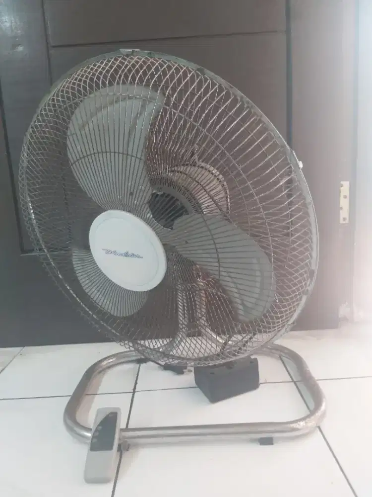 JUAL MURAH KIPAS ANGIN BESI 18 inch REMOTE NORMAL SPT FOTO,90 Rb NEGO