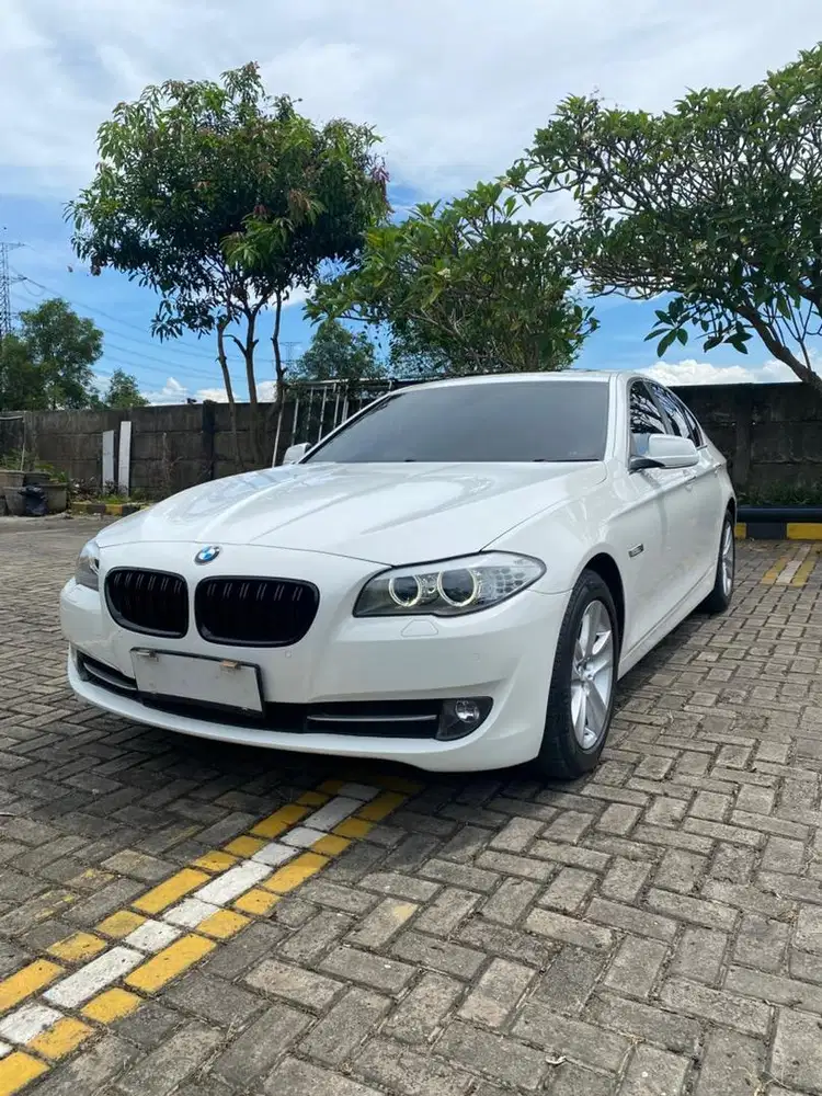 BMW 528i AT 2013