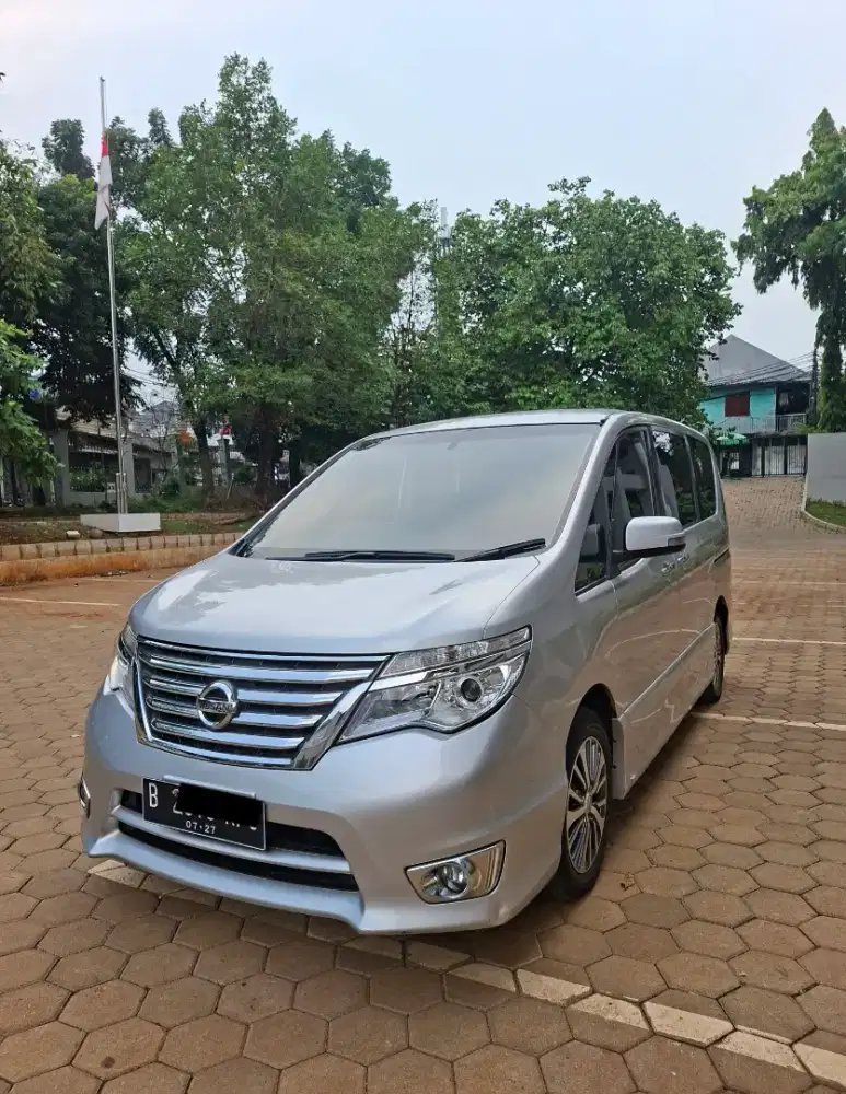 (Harga Cash) Nissan Serena HWS NIK 2017 Silver
