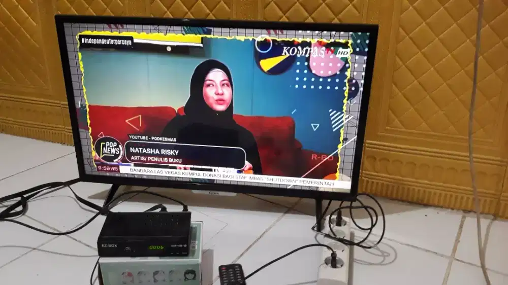 Di jual TV Cooca Analog 32 + STB EZ BOX Second Normal
