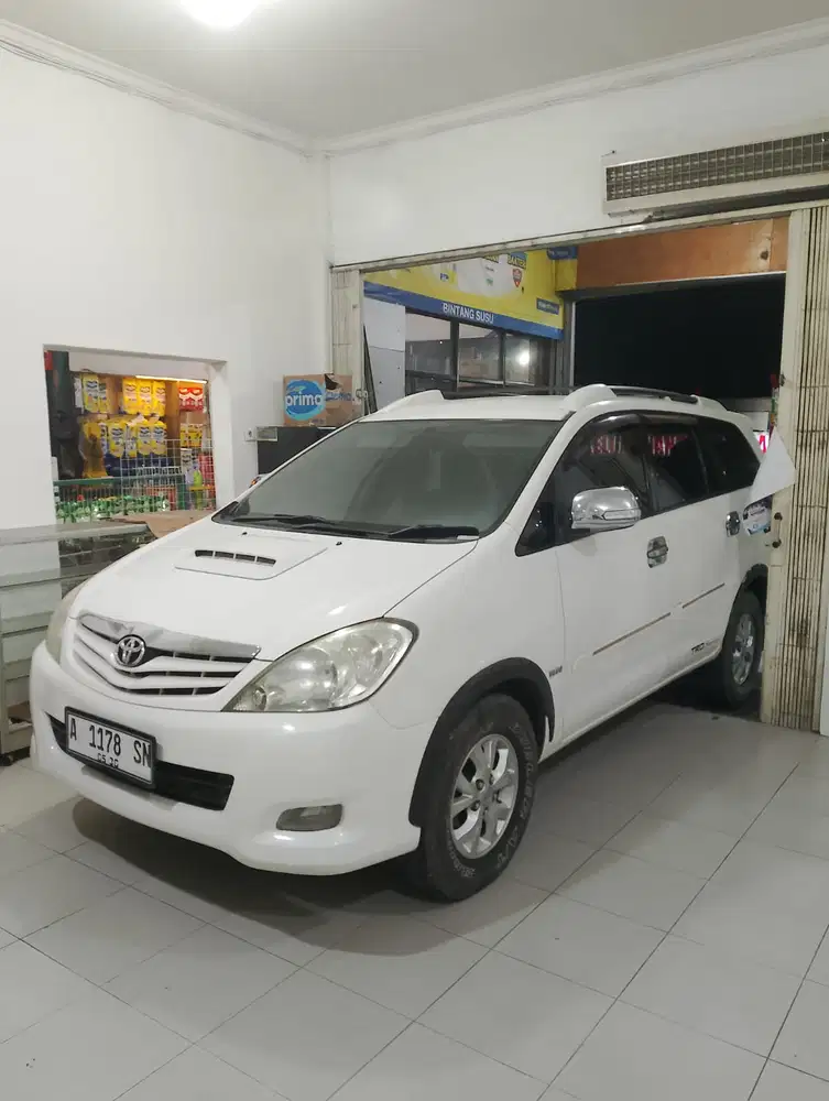 Toyota Kijang Innova 2011 Bensin