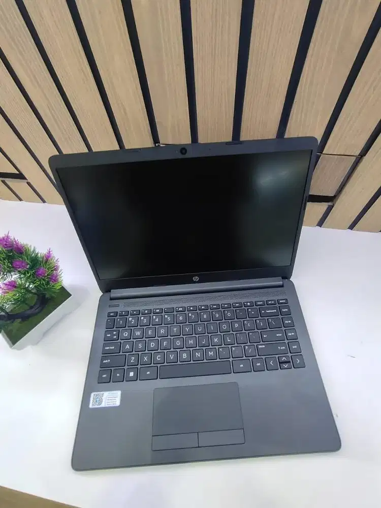 Hp 245 G8 amd ryzen 5 7520 16gb