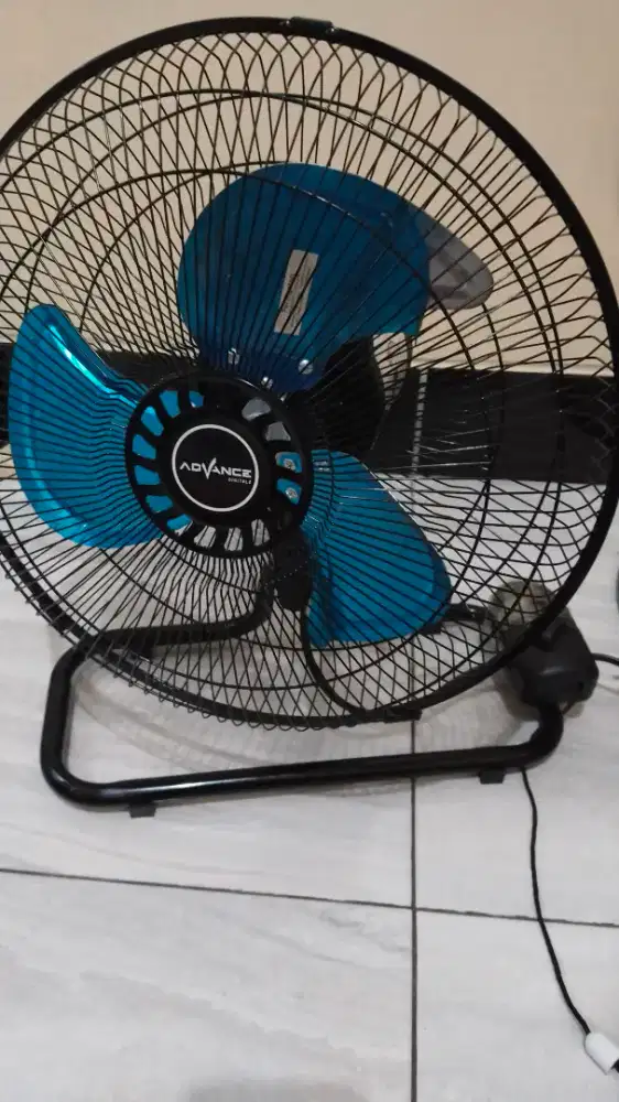 Kipas Angin Advance 12inch
