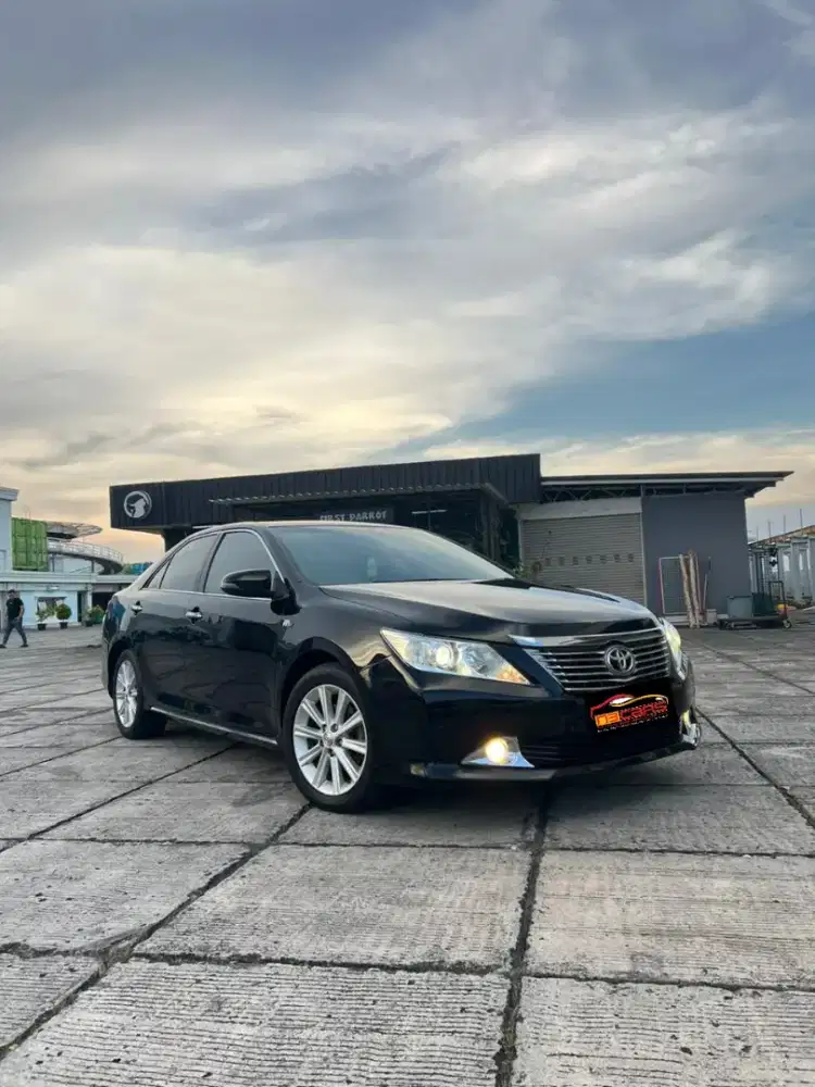 TOYOTA CAMRY V AT 2013