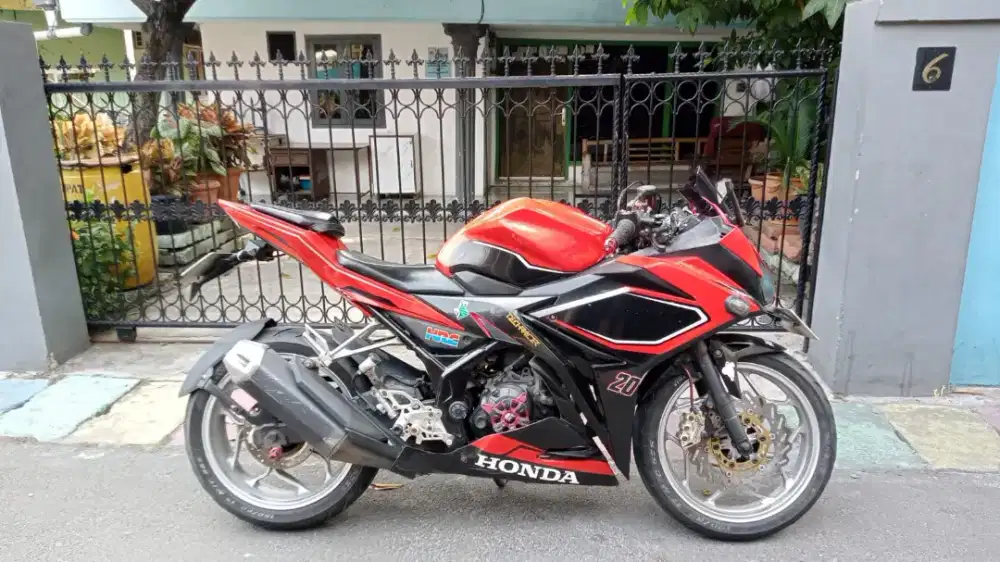 cbr 150 th 2017 pajak panjang mesin bagus
