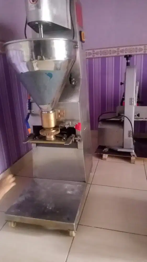 Mesin pencetak bakso