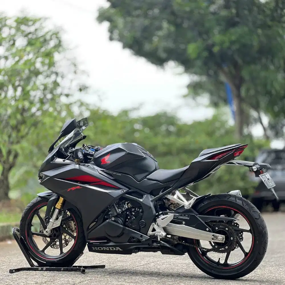 HONDA CBR250RR ABS BLACK 2017 KM 1K PAJAK PANJANG FULL MULUS