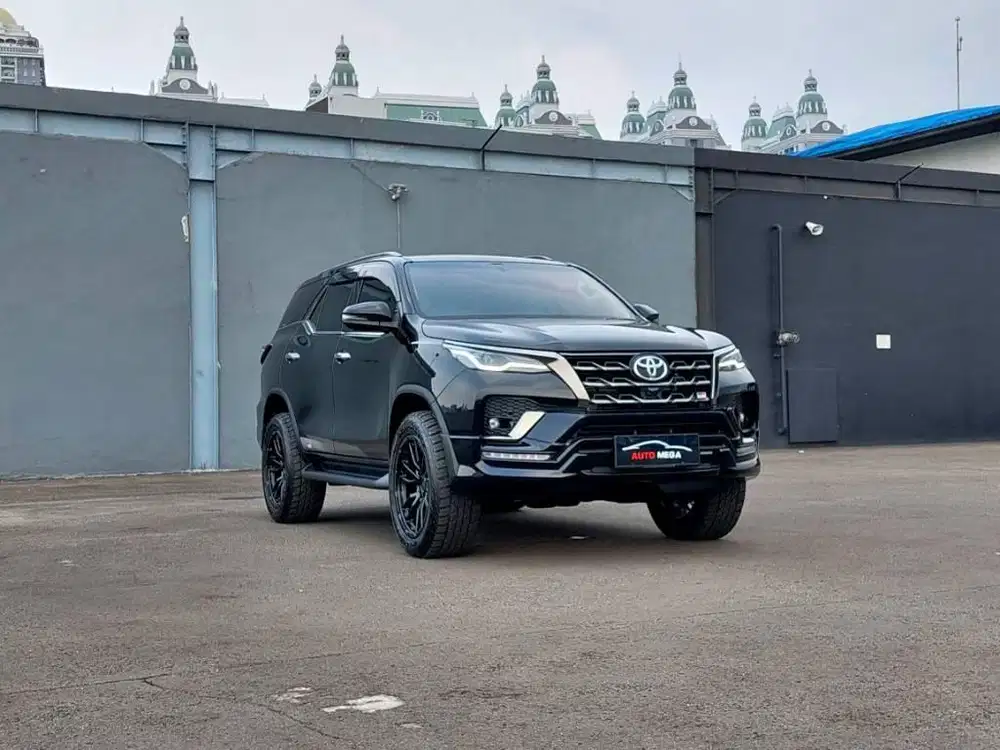 Km Rendah Toyota Fortuner 2.8 GR Sport 4x2 Diesel Turbo AT 2022