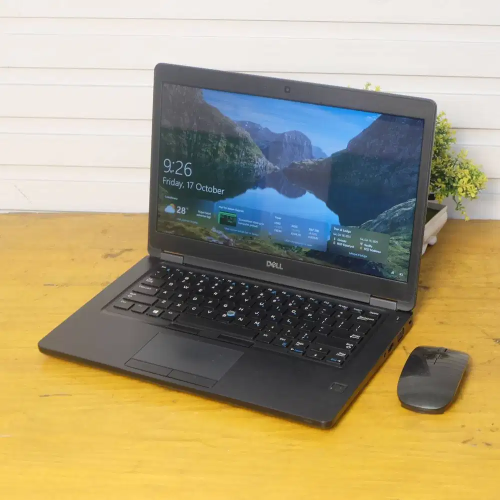 DUAL GRAFIS Laptop DELL 5490 Core i7 gen 8 ram 8 sudah ssd