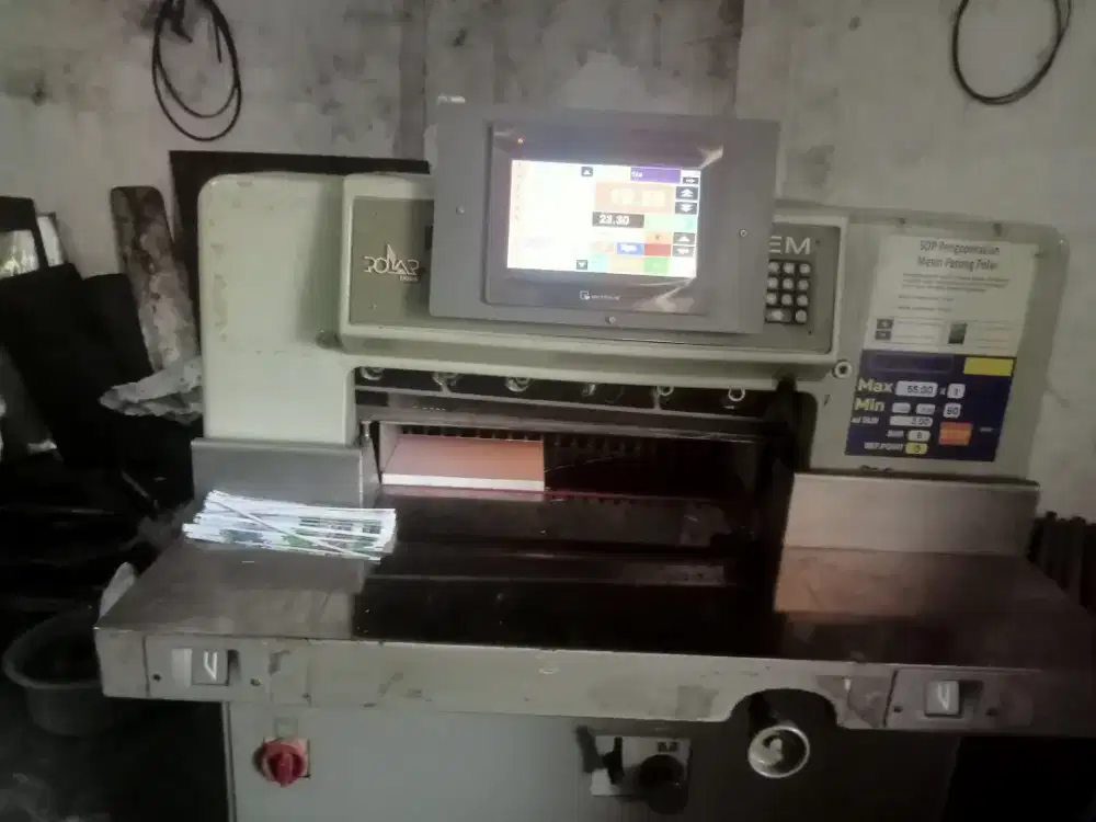 mesin potong kertas merk POLAR