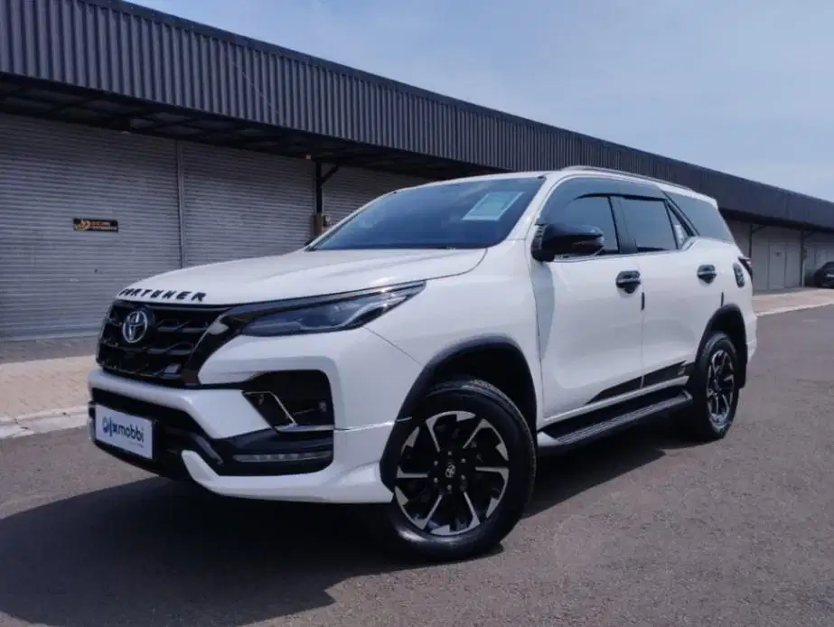 Like New TDP 26JT Toyota Fortuner 2.8 4x2 GR Sport DSL AT 2022 Putih