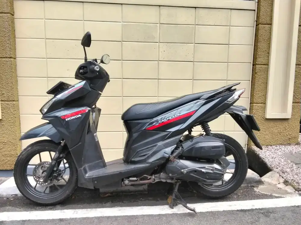 Honda Vario 125.cc tahun 2017 surat surat komplit