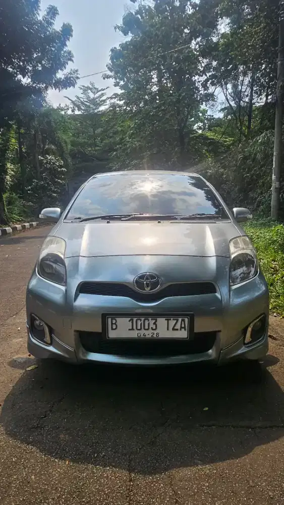 Yaris S Limited AT 2012