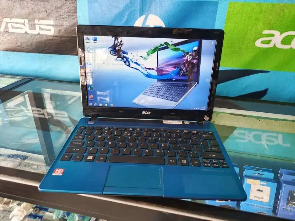 ACER AO725 | AMD C-50 | RAM 8GB | HDD 500GB | LAYAR 11.6” | GARANSI