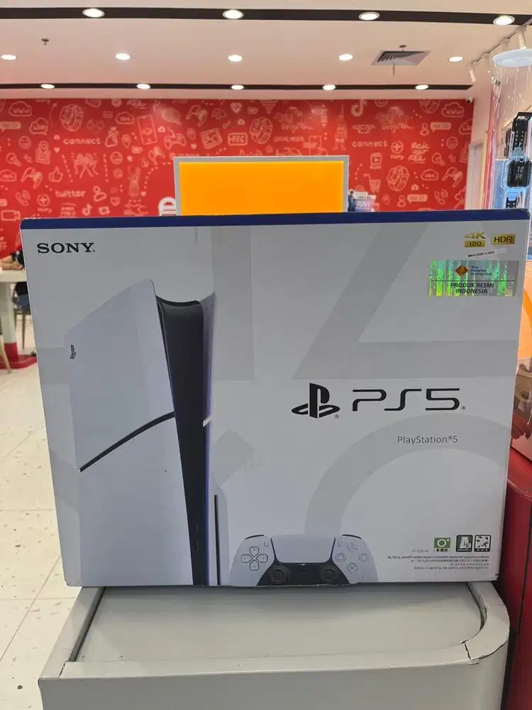 PLAYSTATION 5 SLIM NEW