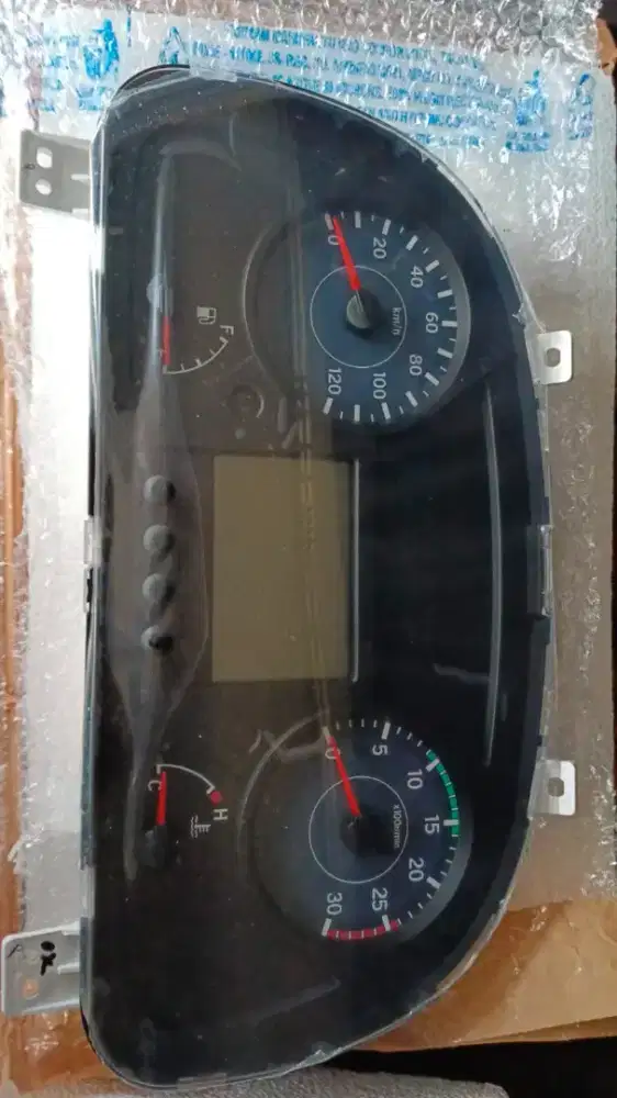 Speedometer ORIGINAL Nissan UD QUESTER Euro4