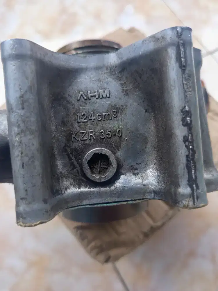 Bok seher Vario kzr 125 udah naek 53 minta naek LGI 53,5 kalu kaga 54