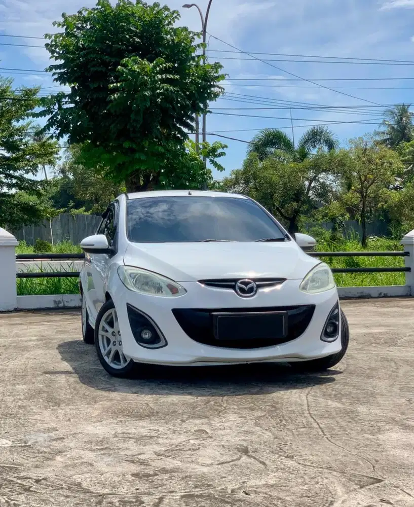 Mazda2 1.5 R MT 2011