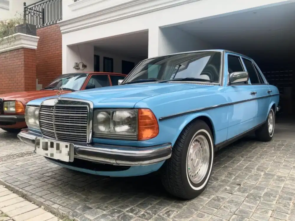 Mercedes_Benz Tiger W123 280E Manual 1983 China Blue Mulus Banget