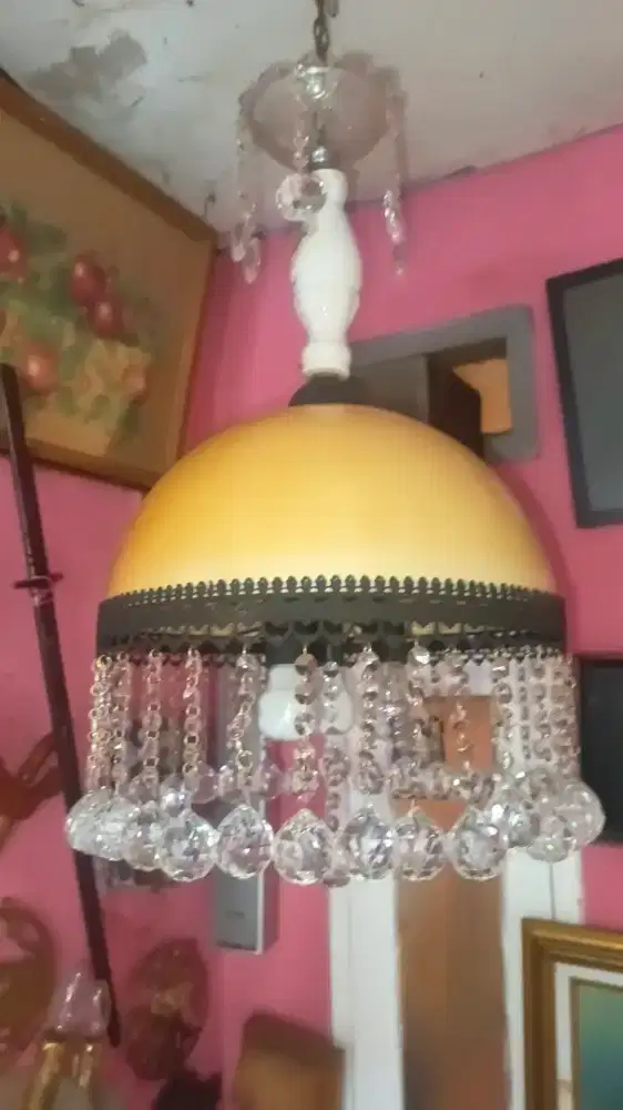 Lampu gantung unik