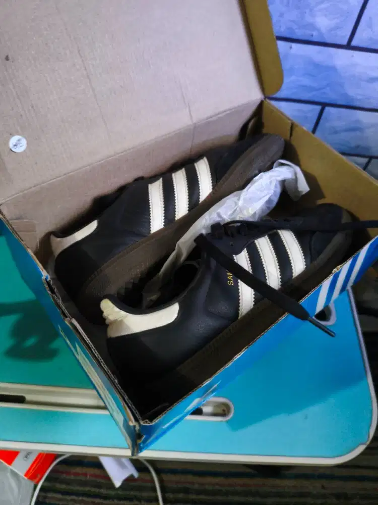 Sepatu Adidas OG Black