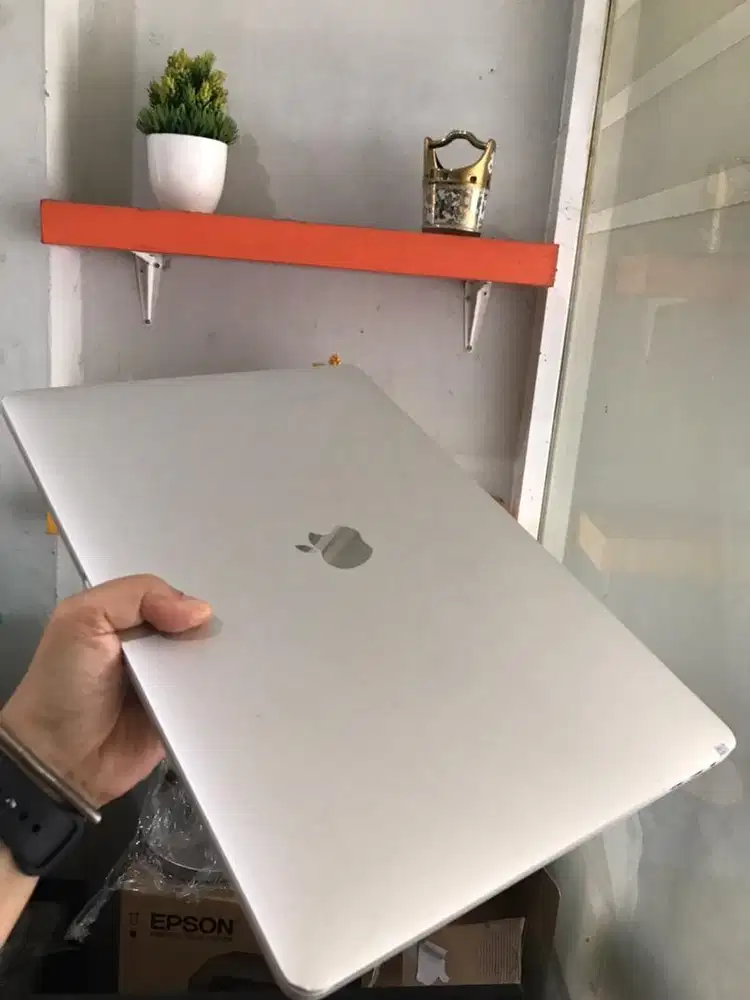 Macbook Pro 15” Core i7 2017/Dual Vga Amd Radeon Pro 560