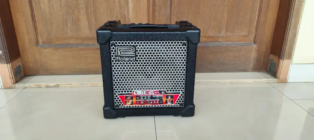 Ampli Gitar Roland tipe Cube 15XL
