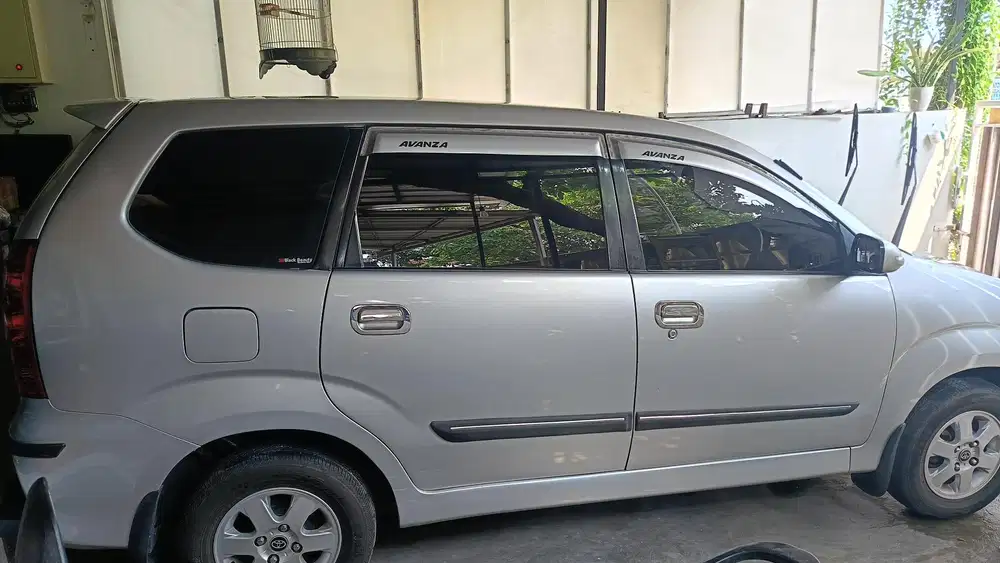 Toyota Avanza 2004 Bensin