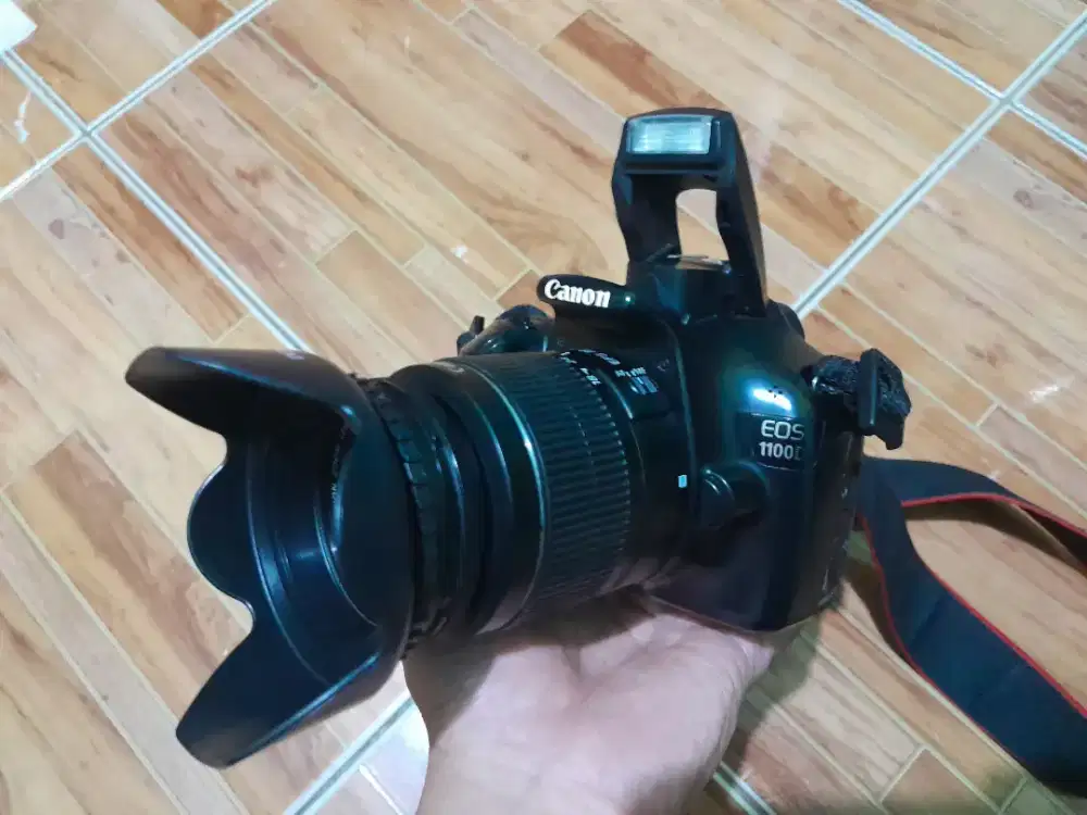 Kamera dslr Canon 1100D