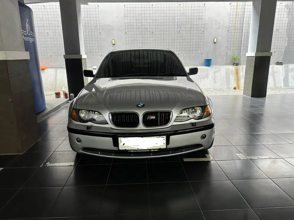 BMW 318i 2002 Bensin