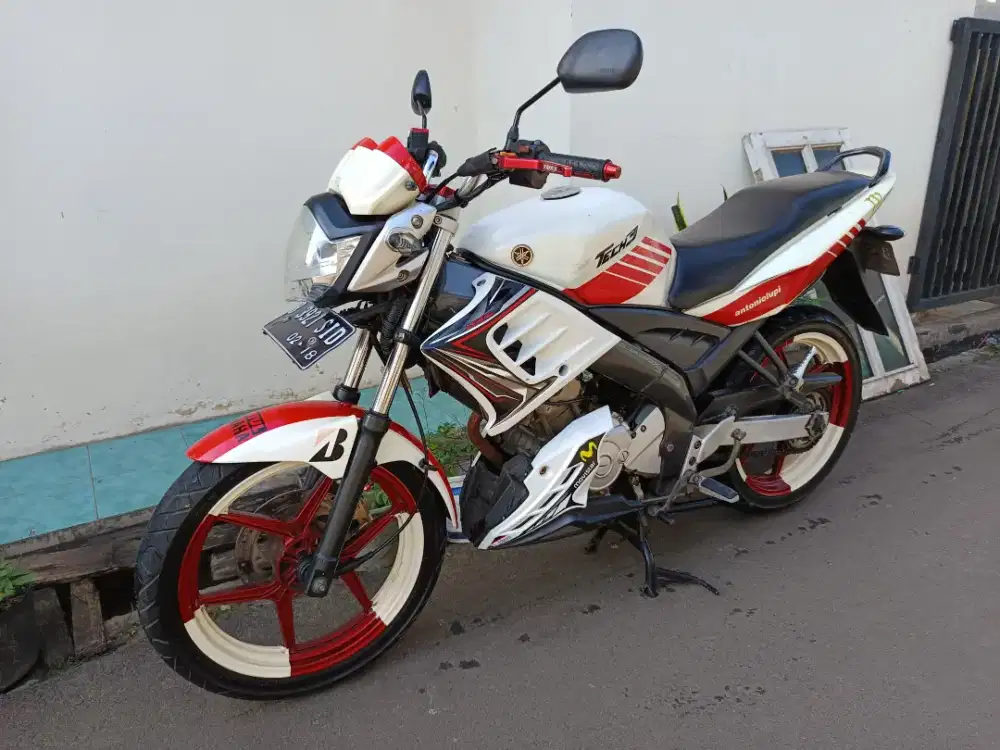 Di jual cepat vixion old 2013 bagus