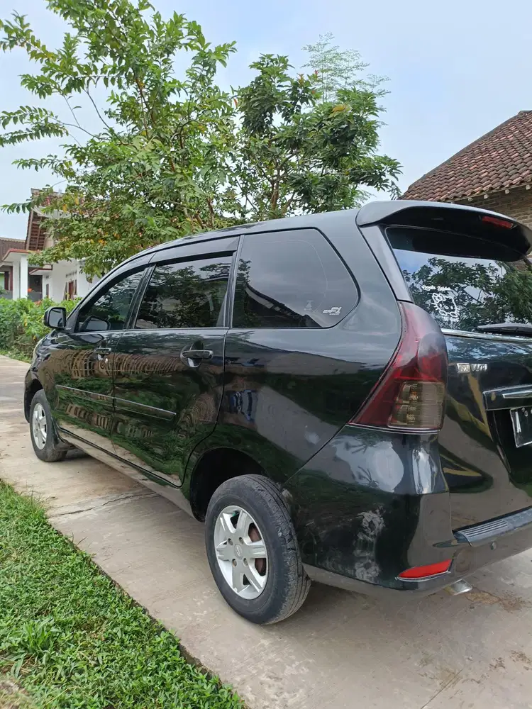 Daihatsu Xenia 2011 Bensin