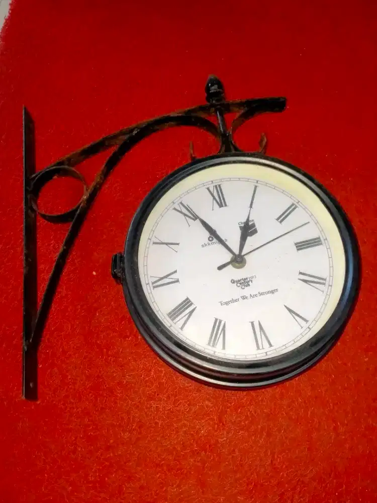 Jam antik 2 sisi