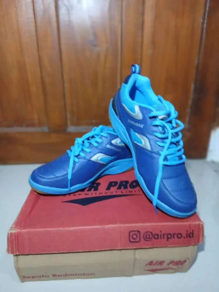 Sepatu badminton Air pro