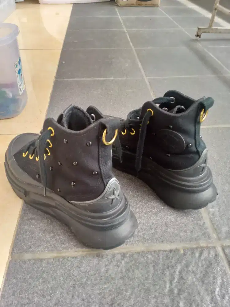 Sepatu Converse wanita