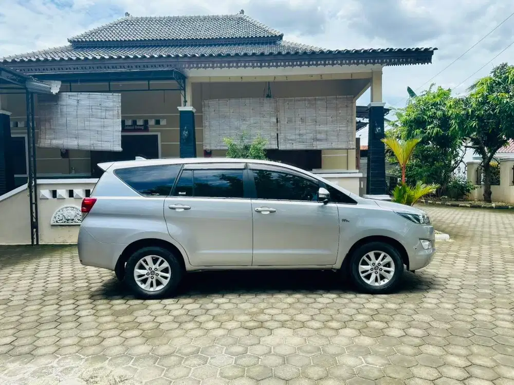 Sale! Innova V 2.0 bensin low KM istimewa silver