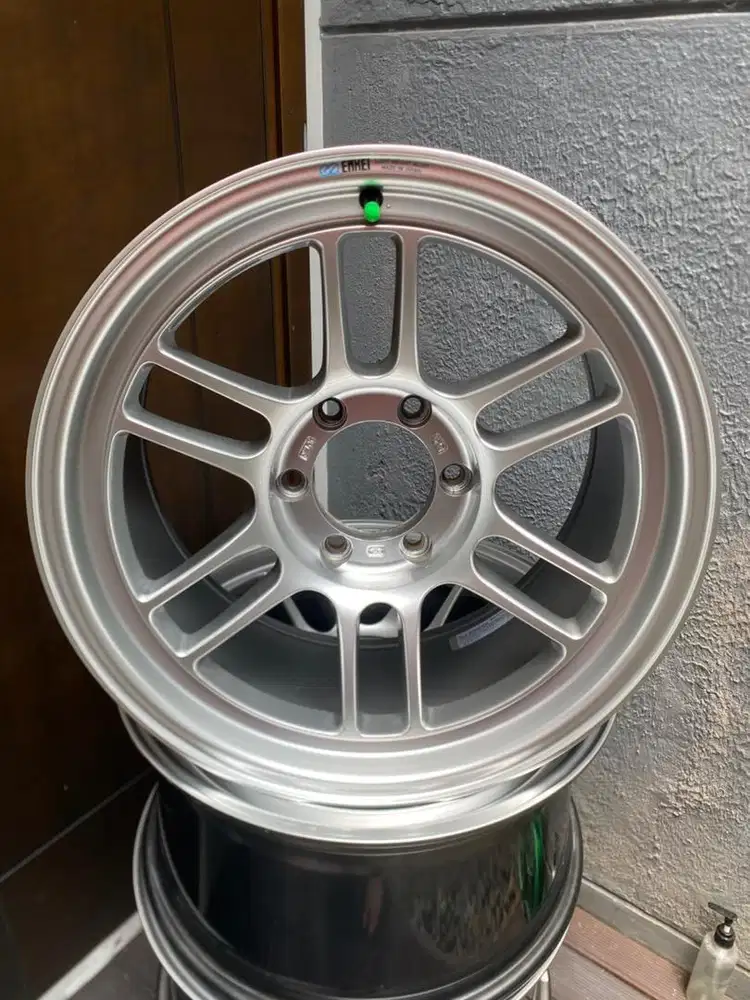 VELG Enkei RPT 1 R18