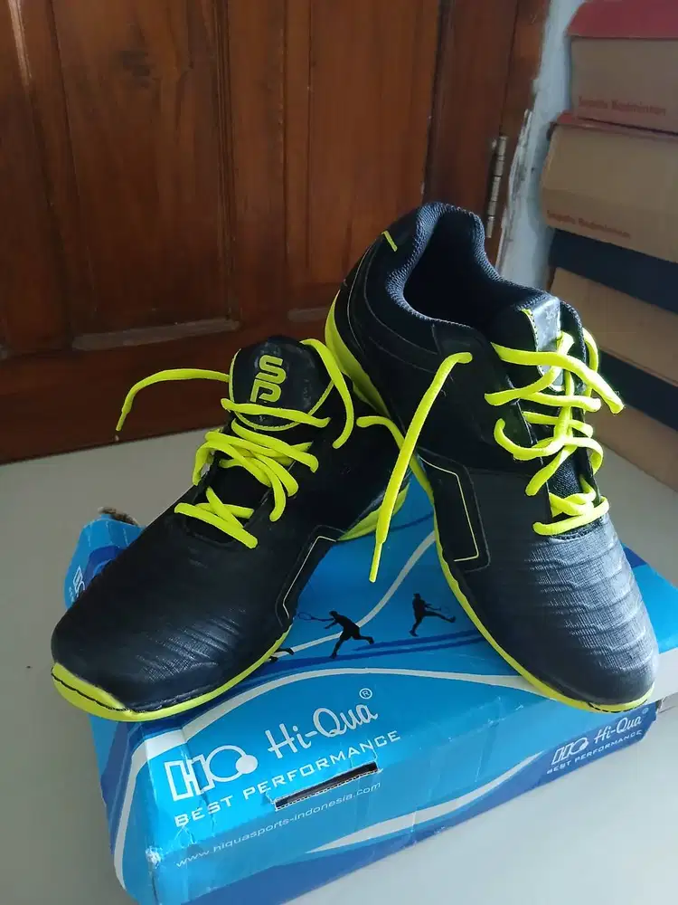 Sepatu Badminton Hi Qua