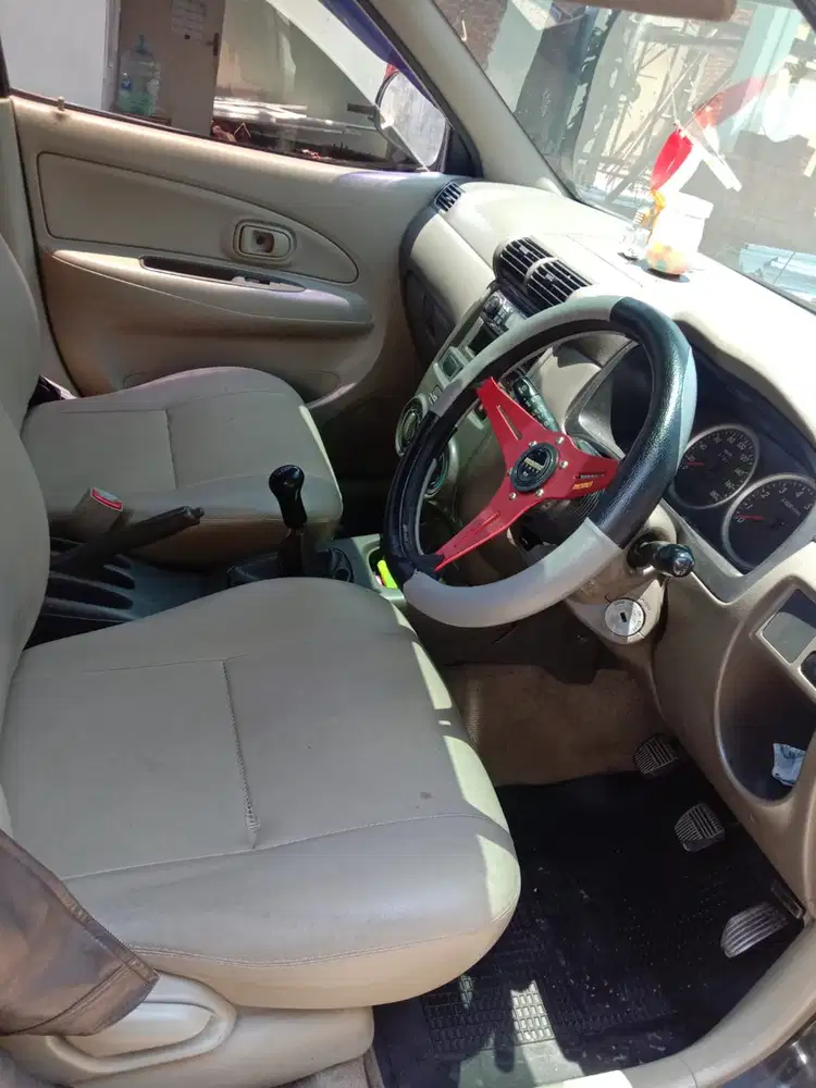 Daihatsu Xenia 2010 Bensin