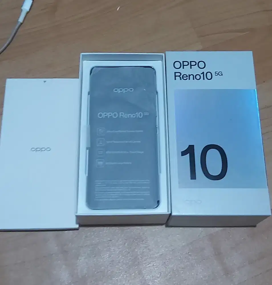 Di jual hp Oppo Reno10 5G MASIH MULUS EX PAKAI SENDIRI.