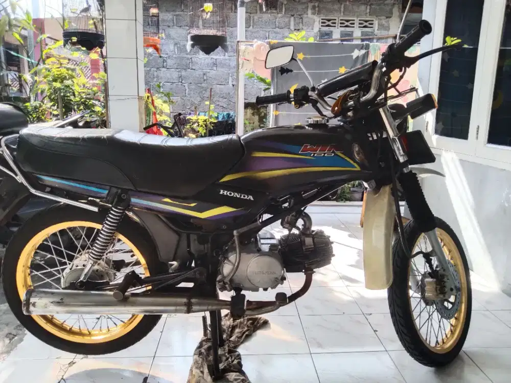 Motor Honda Win 100