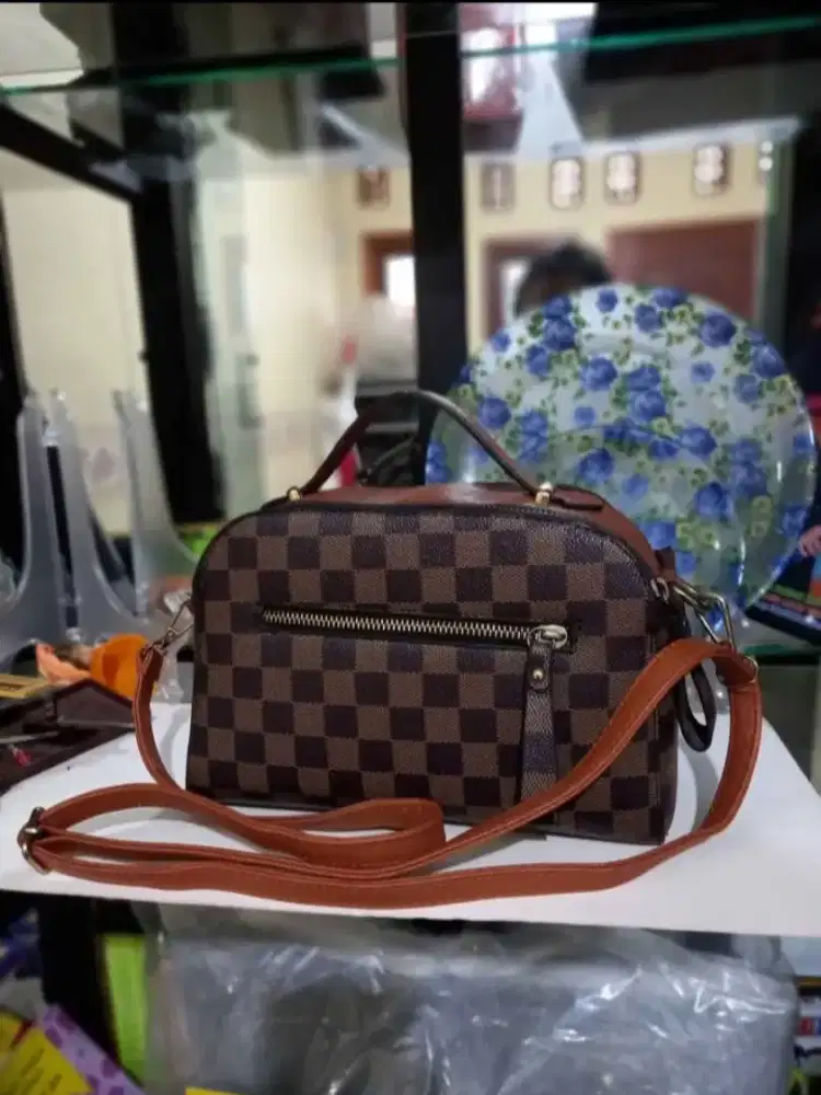 TAS WANITA KUAT BERKUALITAS