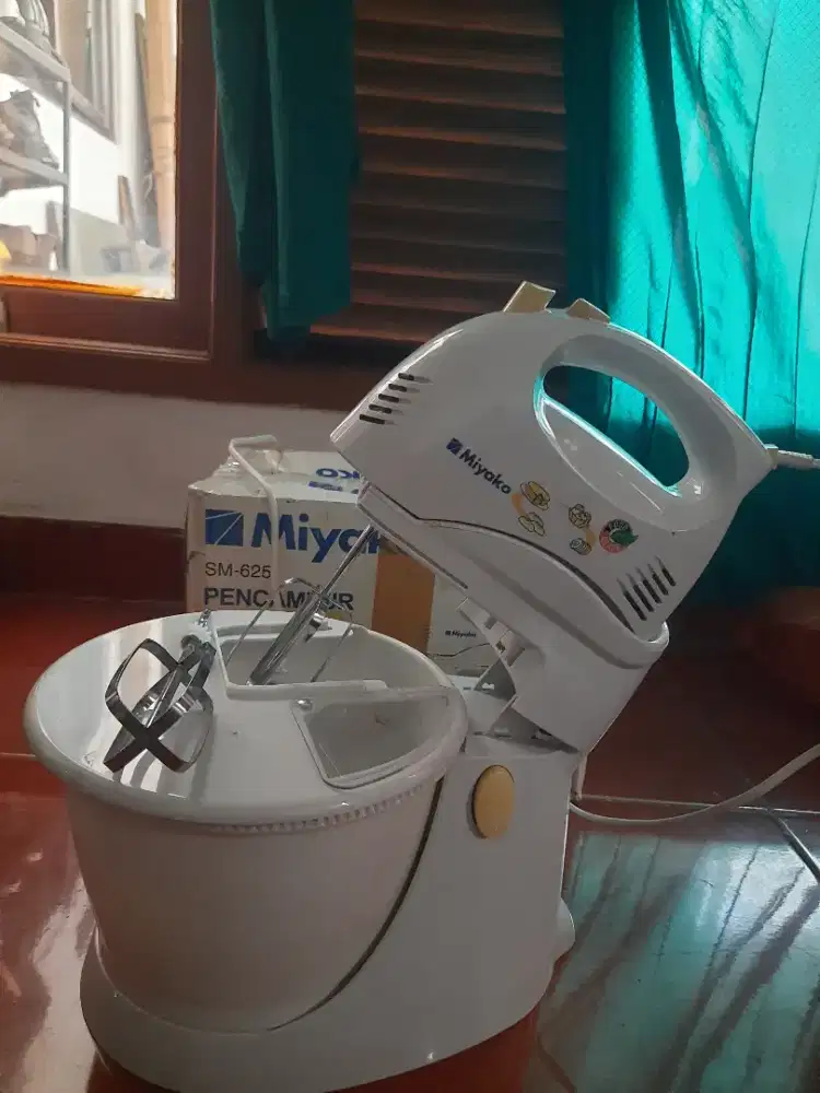 Stand Mixer Miyako SM-625 – Siap Pakai, Kondisi Normal