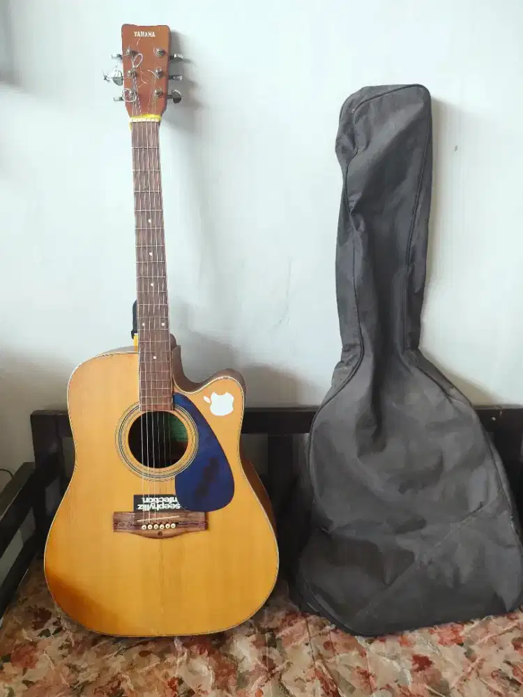 Gitar Yamaha C335